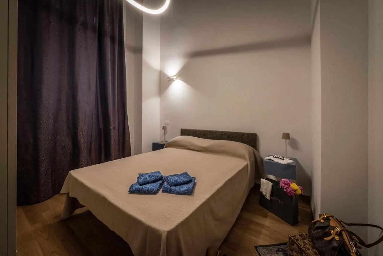Dream Suites Milano Centro Porta Romana 0*, Milan