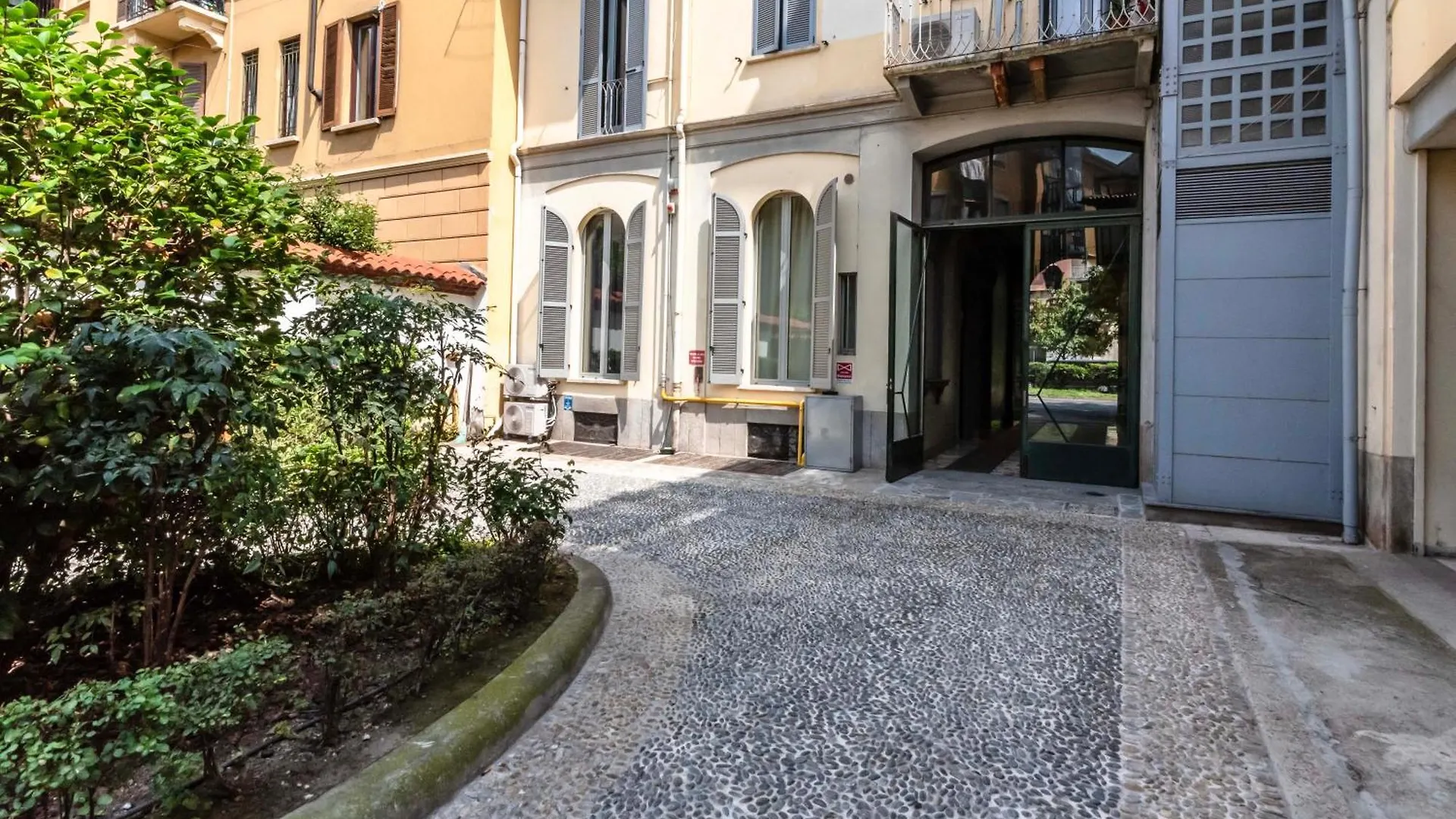Dream Suites Milano Centro Porta Romana 0*, Milan Italy
